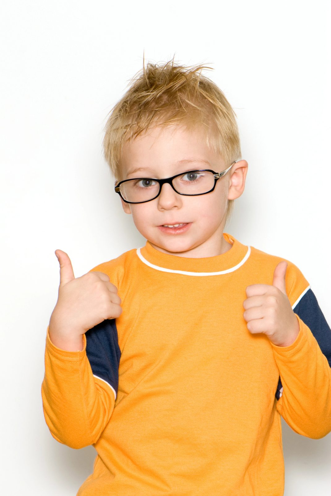 Ko majhna sprememba kot so otroška očala vplivajo na otrokovo življenje